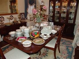 Queen Anne mahogany table and chairs