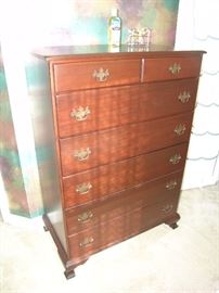 Mahogany chest of drawers