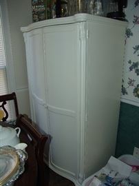 Armoire
