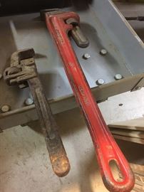 HEAVY DUTY IRON WRENCH 24"