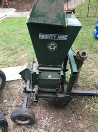 MIGHTY MAC TPH-12 CHIPPER SHREDDER