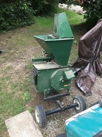 MIGHTY MAC TPH-12 CHIPPER SHREDDER