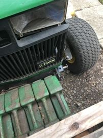 JOHN DEERE 425 TRACTOR MOWER