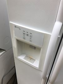 MAYTAG PLUS REFRIGERATOR