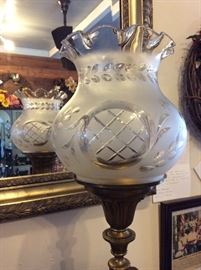 Many gorgeous lamps