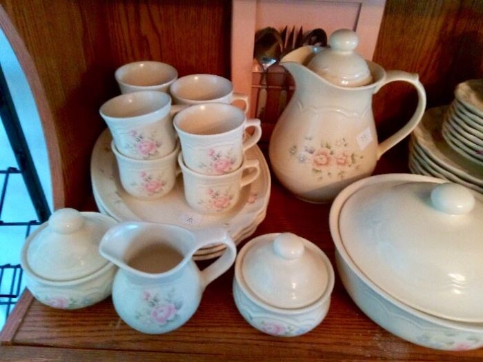 Full set of Pfaltzgraff tea rose including TONS of extra’s: fondue pot, flatware, serving pieces all like new condition