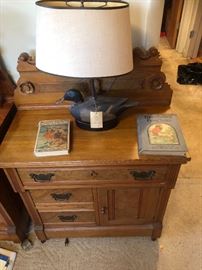 Thomasville Bedroom Set, Decorative Duck Lamp, Antique Books