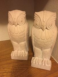 Pair of wooden Owl bookends 