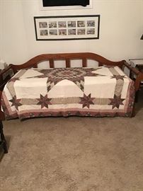 Comfortable Trundle Bed with mattresses 
