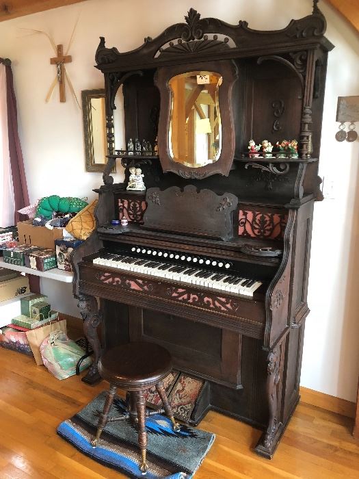 Beckwith Organ Company-Chicago antique organ