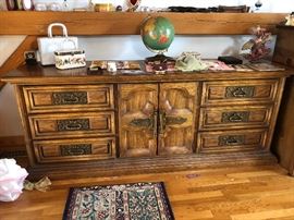 Retro dresser