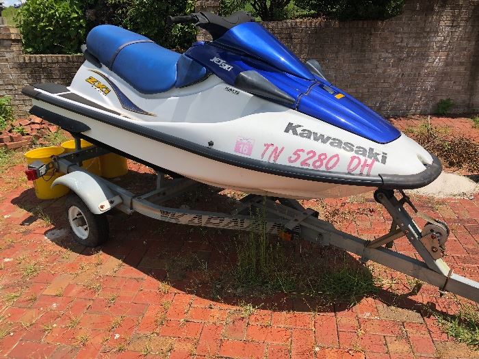 Kawasaki jet ski/wave runner-REMOVED from sale by family. We apologize for the inconvenience.