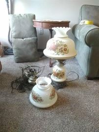 VINTAGE GONE WITH THE WIND HURRICANE LAMP STYLE W/ HANGING SWAG CHAIN LAMP