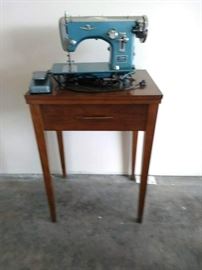 SEWING MACHINE