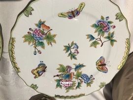 Queen Victoria Dinner Plate ( 8 pcs). No two are the same