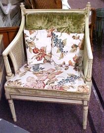 OCCASIONAL CHAIR