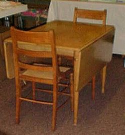 DROPLEAF TABLE CHAIRS