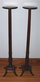#2342: Wooden Pedestal pair
Pair of Wooden Pedestals.

7" x 7" x 49"H.

Bid per piece, Final bid x 2