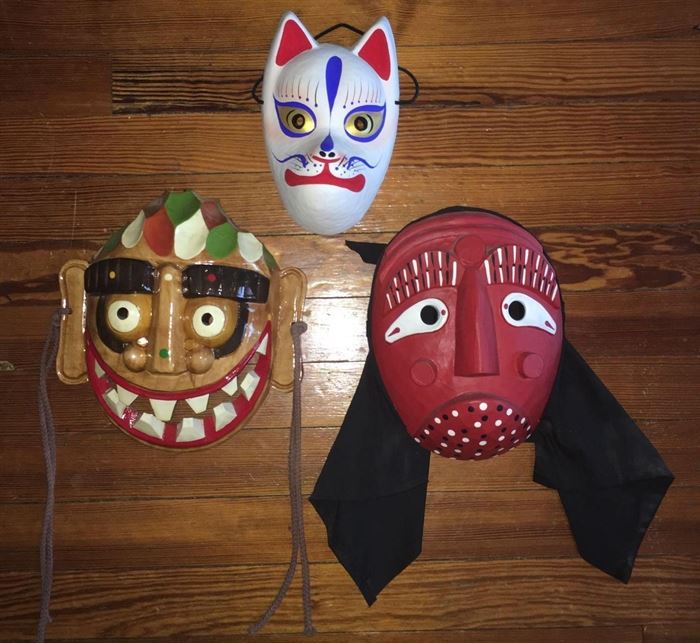 #2370: Mask trio
3 masks, each hand carved.

Brown 10" x 11”H.
Red 8" x 10”H.
White 5" x 9” H.

Bid per piece, Final bid x 3