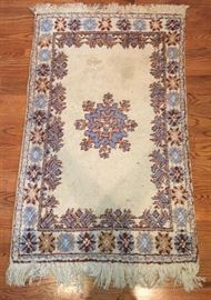 #2404: Kerman Design Handwoven Rug
Kerman pattern handwoven rug 100% Wool.

2.9' x 4.4'