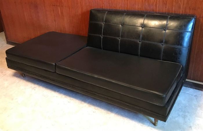 #1415: Mid Century Modern Sofa
Sought after Mid Modern Sofa other matching pieces are in the next lots.

Body is made from Cotton Felt.
80% Hog Hair.
20% Horse Hair.
Made by Wayline Inc.

72" x 30" x 31"H