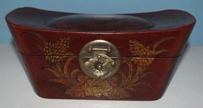 #2163: Red Lacquer Chinese Box
Red lacquer Chinese Box with a great shape, hook closure, inside pattern design. Great display piece.

8.75W x 3.75H