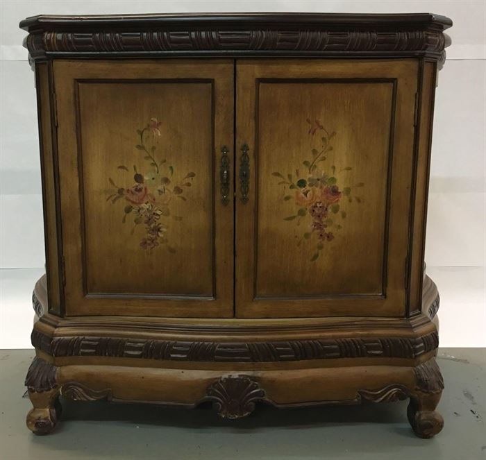 #1302: Commode 2 door hand painted carved edge floral design
Commode 2 door hand painted carved edge floral design.
18” x 41” x 33”H