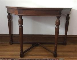 #2253: Console Table
Console Table with carved legs.Perfect size for your foyer to place mail and keys.

42"W x 27"H