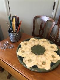lazy-susan and top of drop leaf table