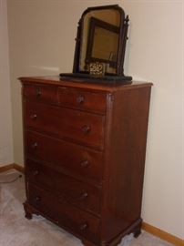 Vintage 6 drawer dresser.
