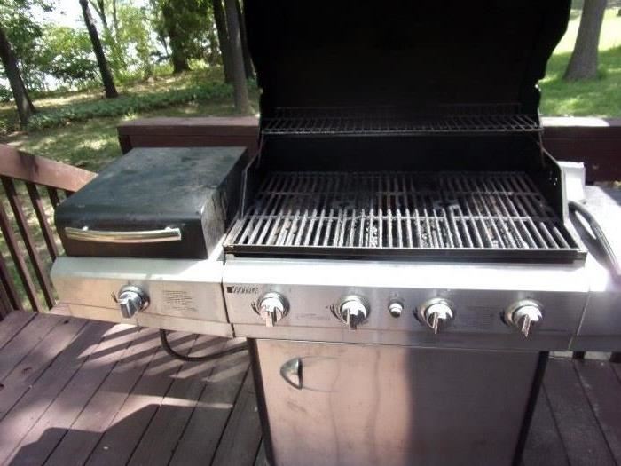 Char-Broil grill with extra gas burner