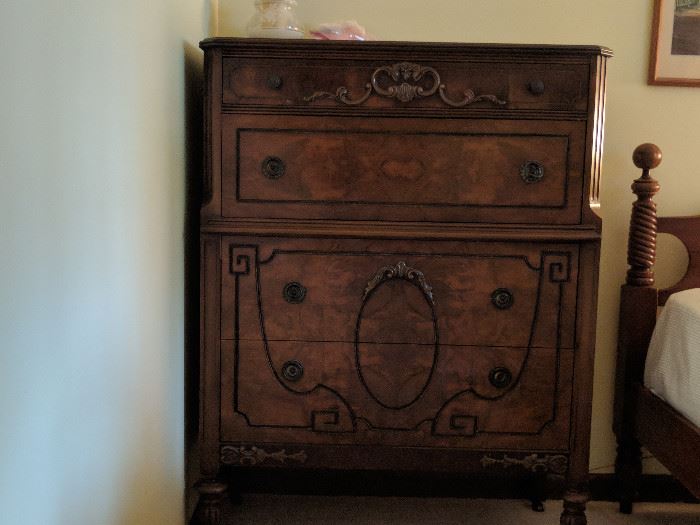 Victorian chest of drawers. Part of set.