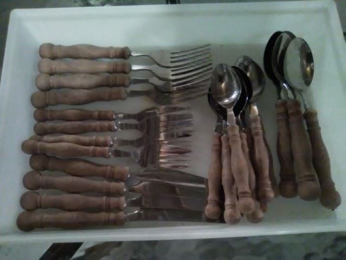 Wooden handle cutlery 