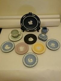 Multicolored Wedgwood 10 Pieces