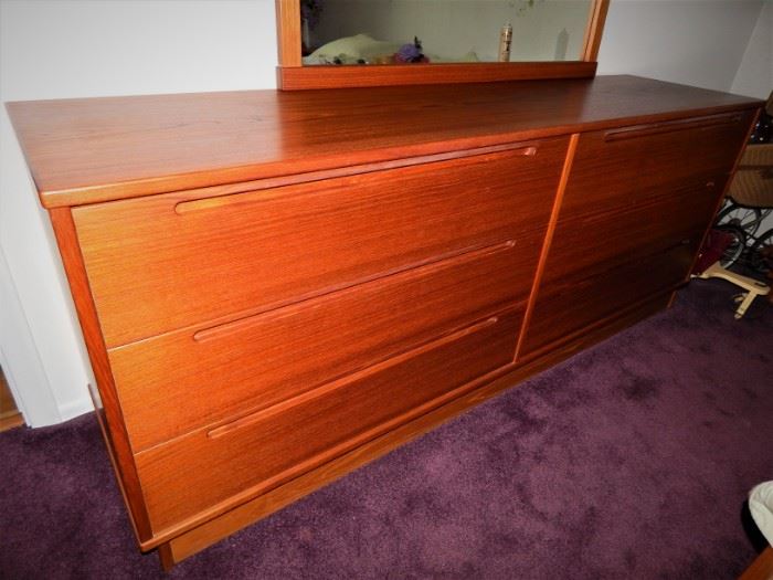 Torring Mobelfabrik Danish Mid-Century Modern - Six Drawer Dresser with Mirror. Matches Queen size Platform Bed and Gentlemen's Chest