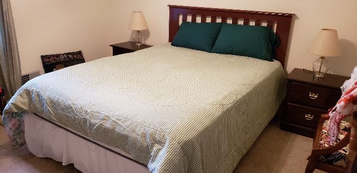full size bed with headboard, 2 dressers and 2 night stands