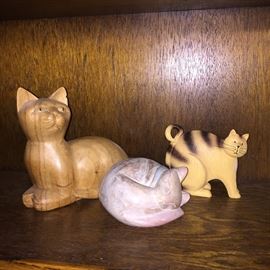  Wooden cats 
