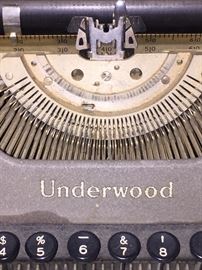  Antique underwood typewriter 