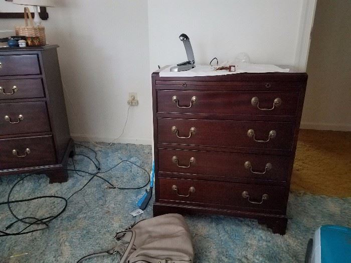 Mahogany small Chest / Desk