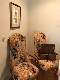 Arm chairs to dining table 