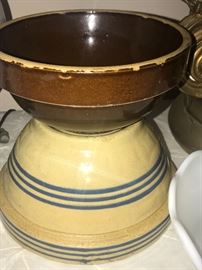 Antique mixing bowls 