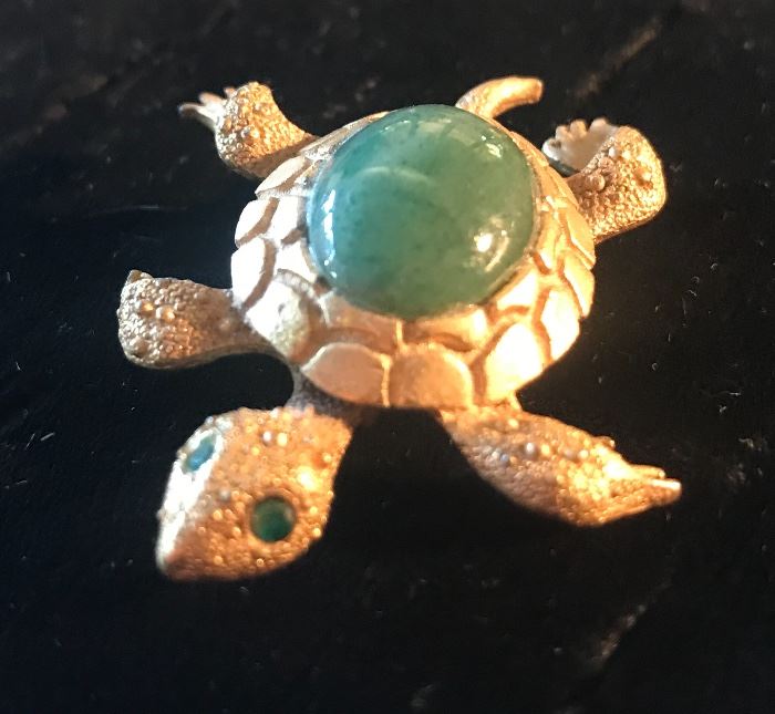 Turtle figural pin 