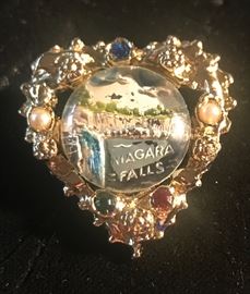 Vintage Niagara Falls Small Heart Brooch