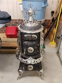Grand Oak Snyder and Baker Stove Wks, Belleville, Illinois antique cast iron stove