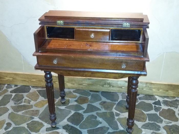Correspondence Desk