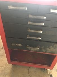 Tool cabinet