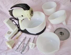 Sunbeam MixMaster Model 10 with accessories - working condition.