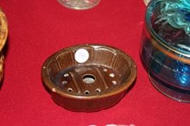 Bennington glazed Yelloware soap dish with drain plate