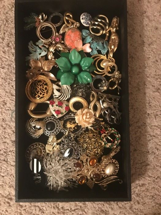 Vintage Jewelry Pins