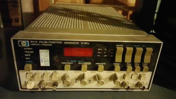 HP 8111A Pulse/Function  Generator 20MHz 